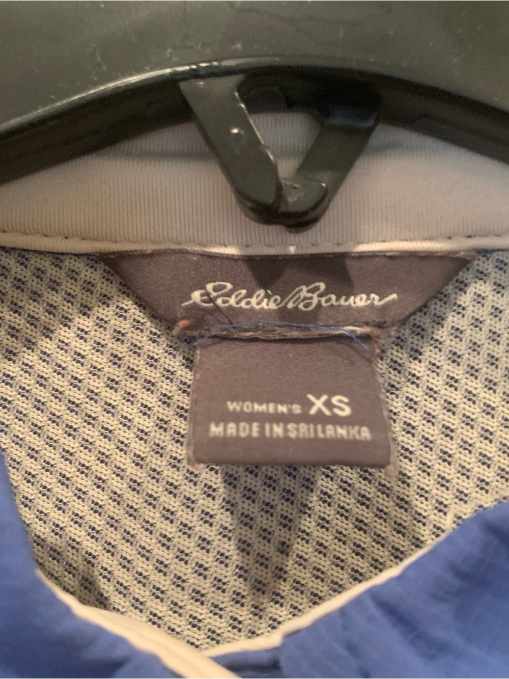 Eddie Bauer women's Long-Sleeve Periwinkle Button-Down Performance Shirt - Picture 3 of 7